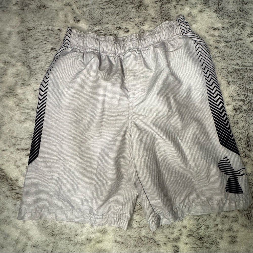 Under Armour Light Gray Athletic Shorts with Black Pattern